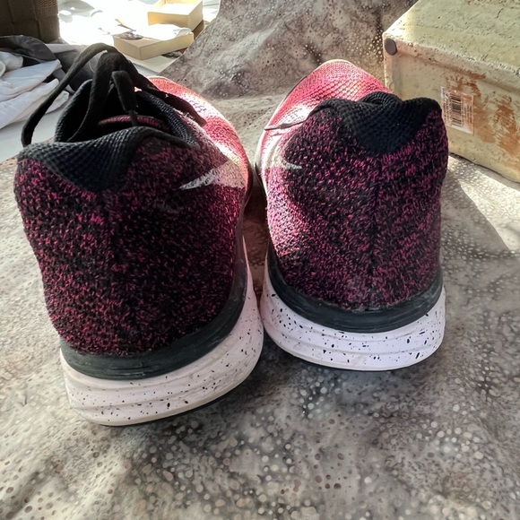 Flyknit Lunar 3 Womens running shoes by Nike - Picture 2 of 7